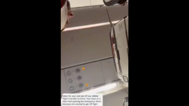 Passageira-tenta-abrir-porta-do-aviao-por-nao-gostar-do-lugar-atribuido