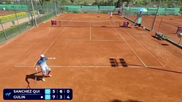 Tenista faz gestos impróprios ao árbitro e é desqualificado de torneio em Espanha