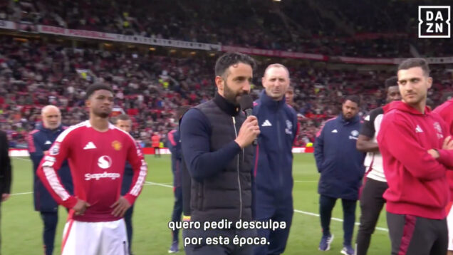 Ruben Amorim emociona e entusiasma adeptos do Manchester United com discurso no relvado
