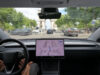 Tesla testa condução autónoma nas ruas de Paris com passagem pela rotunda do Arco do Triunfo