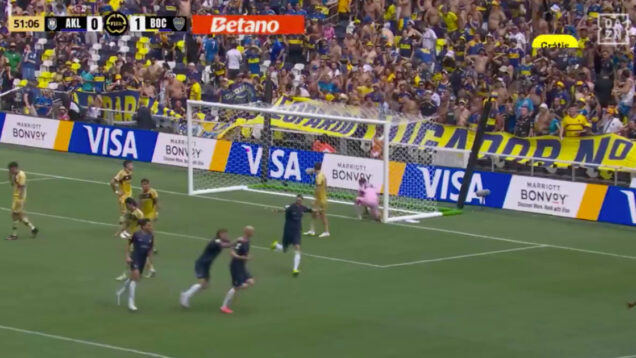 Barbeiro centrou e professor marcou golo histórico do Auckland no Mundial de Clubes