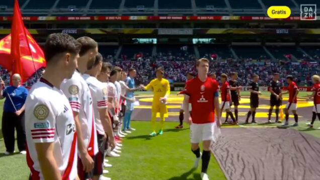 Capitão do Urawa Reds ignora todos os jogadores do River Plate… e a reação dos argentinos diz tudo