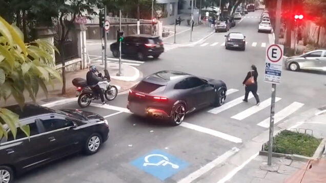 Ferrari Purosangue de Neymar apanhada a infringir o código de trânsito