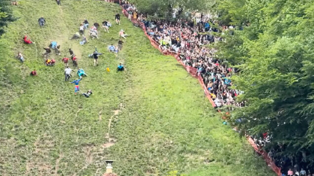 Tradicional corrida do queijo termina com saldo positivo… apenas mandou uma pessoa para o hospital este ano