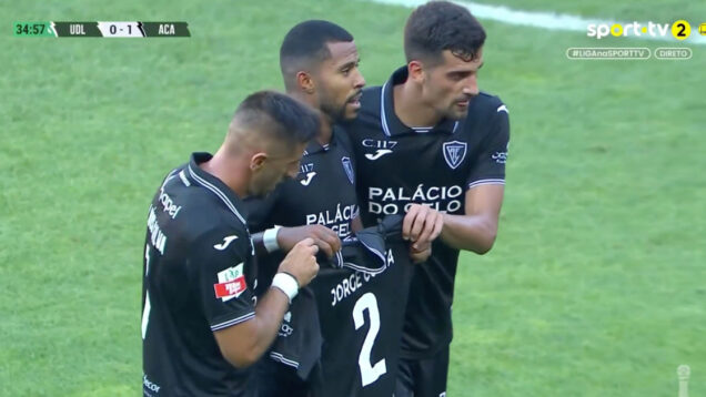 Jogadores do Académico de Viseu dedicam golo a Jorge Costa