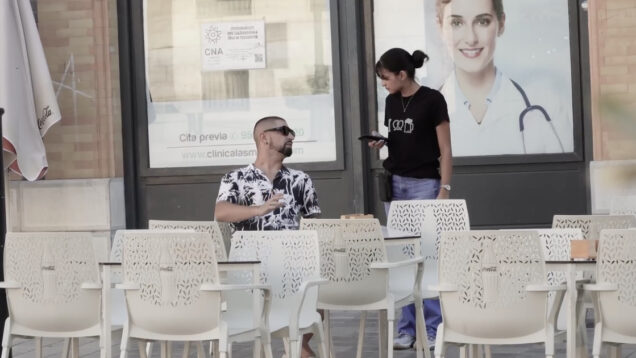 Possessivo vinga-se dos espanhóis ao falar em português durante férias em Espanha