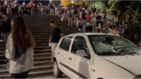 Mulher que desceu Escadas Monumentais de Renault Clio casou com o mecânico