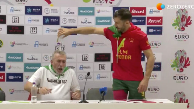 Treinador Paulo Freitas apelidou Rafa de urso e acabou molhado