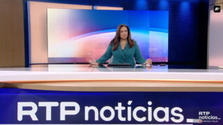 Alberta Marques Fernandes perdeu o teleponto no primeiro dia de emissões do novo estúdio