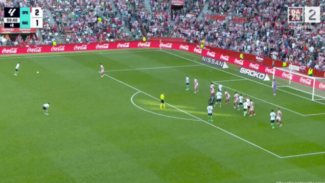 Árbitro termina jogo e causa revolta do Racing Santander