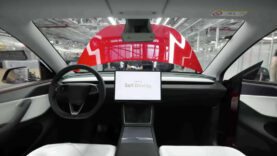 Tesla Model Y conduz-se sozinho ao sair da linha de montagem em Berlim