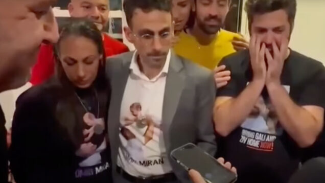 Trump emociona famílias com telefonema ao anunciar regresso dos reféns em Gaza na segunda-feira