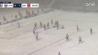 Golo de bicicleta na neve sob um nevão decidiu o campeonato do Canadá
