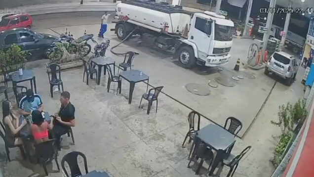 Homem acende cigarro em bomba de gasolina e provoca incêndio no Brasil
