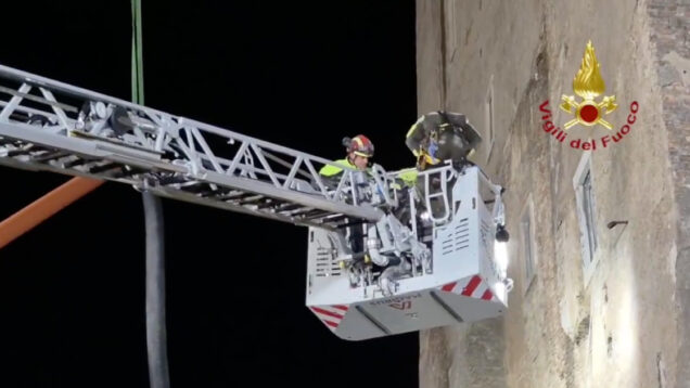 Operário é salvo após 11 horas soterrado em torre do século XIII em Roma