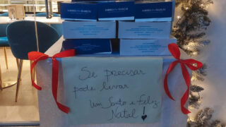 Pastelaria em Famalicão cumpre tradição e deixa doces de Natal à porta para quem não pode pagar