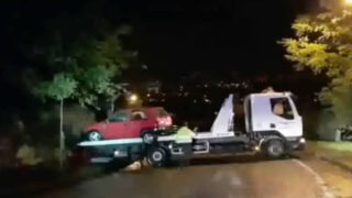 Português recusa grua para colocar carro no reboque e deixa espanhol a rir