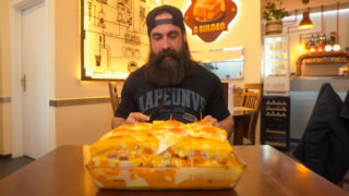 YouTuber famoso por desafios é derrotado por francesinha gigante em Mirandela