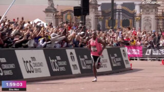 Queniano bate recorde mundial e torna-se o primeiro a correr a maratona abaixo das duas horas