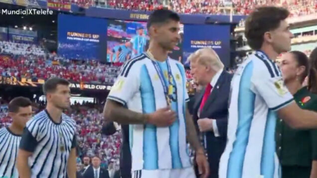 Cristian Romero ignorou Donald Trump na cerimónia de entrega das medalhas