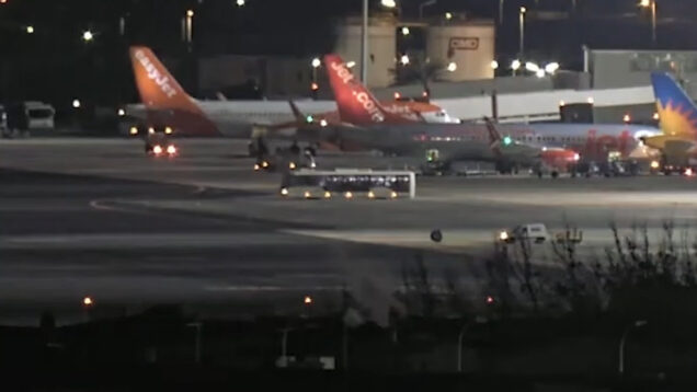 Vídeo mostra pneu a soltar-se de avião da Ryanair e a percorrer pista em Lanzarote
