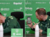 Videochamada da filha interrompe conferência de Ian Cathro e treinador não hesita em atender