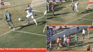 jogador-da-chuto-a-queima-roupa-fora-do-campo-e-atinge-jornalista-na-cabeca-que-