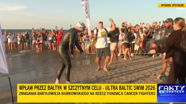 nadador polaco torna-se a primeira pessoa a atravessar o mar Báltico a nado