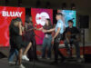 Mulher invade atuação de Bluay na RFM para cantar música do Pingo Doce