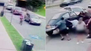 Populares levantam carro à força para salvar mulher presa após acidente