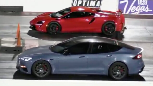 Tesla Model S Plaid humilha McLaren Artura numa corrida de aceleração