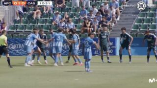 jogadores-brincam-a-roda-para-durante-um-canto-ensaiado-e-nao-e-que-deu-golo