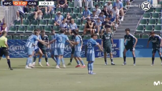 jogadores-brincam-a-roda-para-durante-um-canto-ensaiado-e-nao-e-que-deu-golo