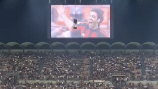 rui-costa-homenageado-em-san-siro-com-adeptos-do-milan-a-entoarem-canticos-ao-pr