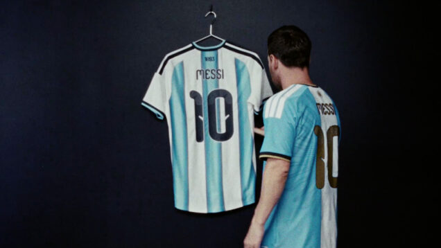 Adidas emociona fãs com homenagem a Messi horas antes da despedida da seleção argentina