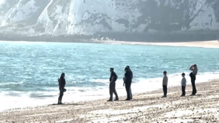 Britânico que atravessou 29 países a pé e a nado durante 28 anos está quase a chegar a casa